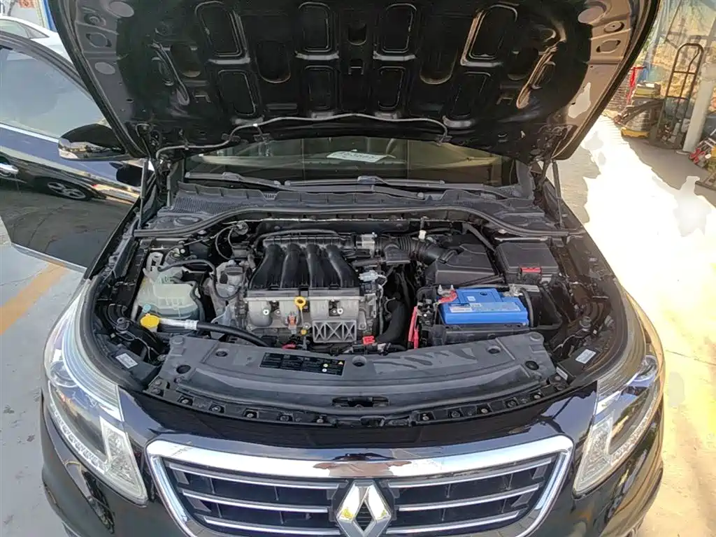 Renault Latitude 2016 2013 Facelift 2.0L CVT Luxury Edition