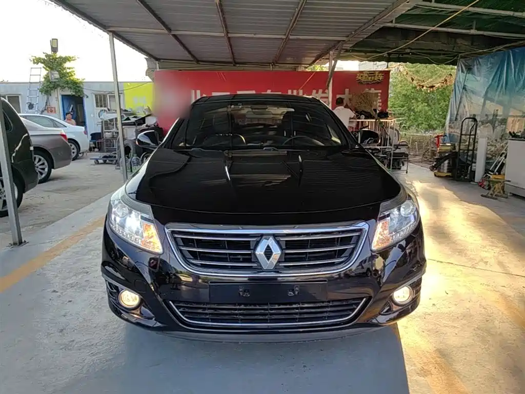 Renault Latitude 2016 2013 Facelift 2.0L CVT Luxury Edition