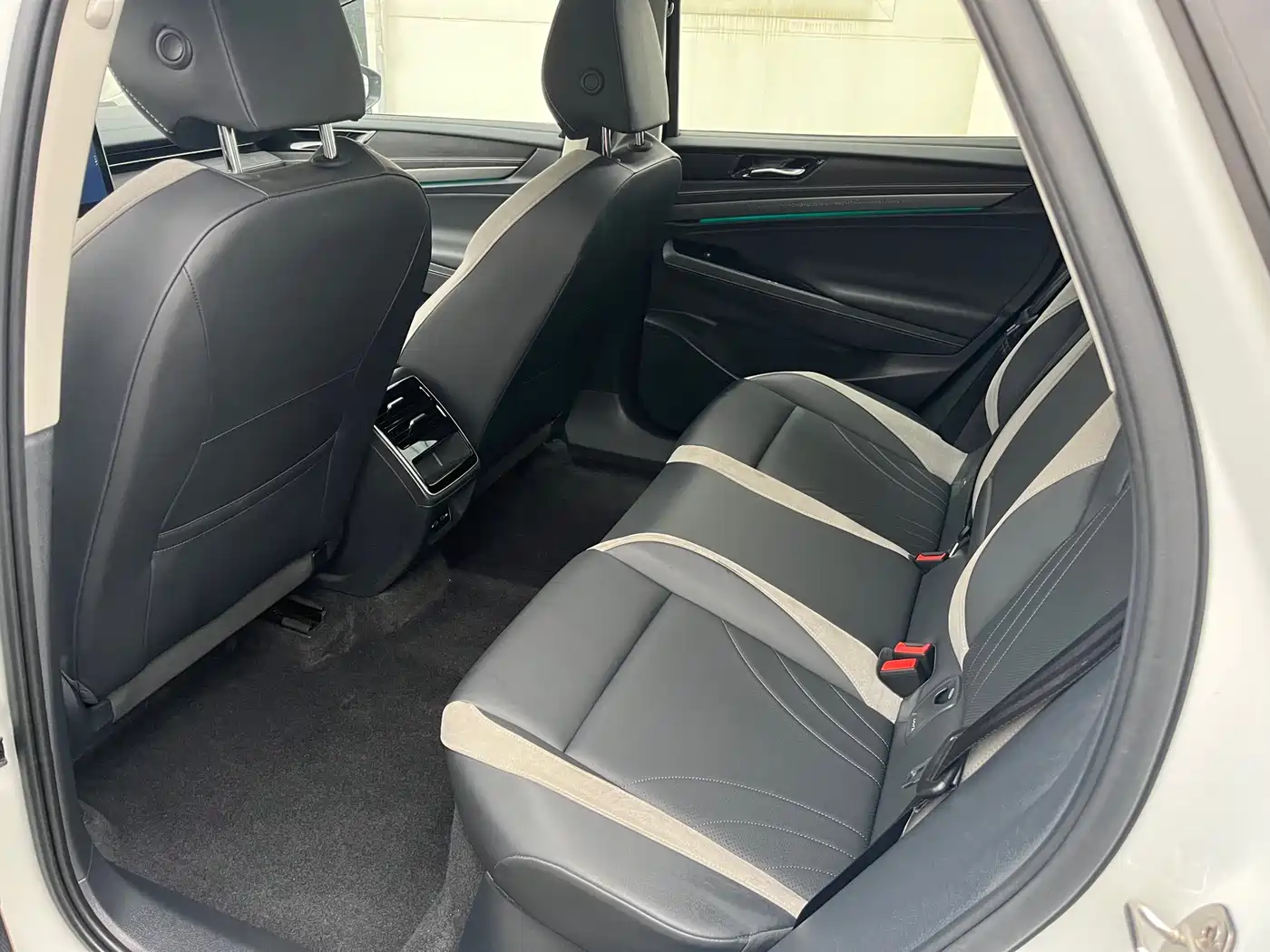 VOLKSWAGEN ID.7 VIZZION