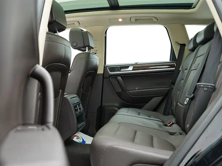 Volkswagen Touareg 2011 3.0TSI Comfort фото 13