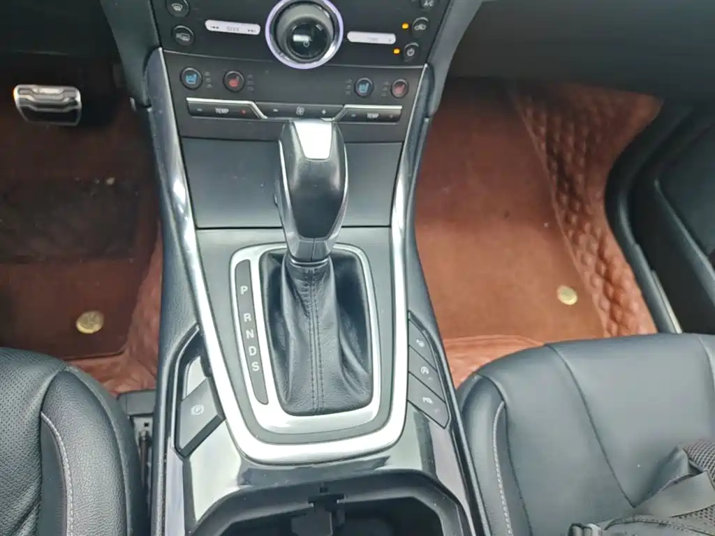 Фото 21 - Ford Edge