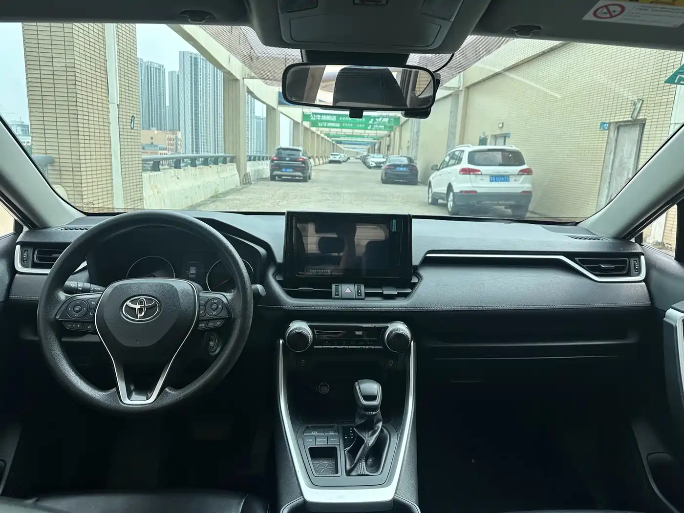 Toyota RAV4 Rongfang 2022 2.0L CVT 2WD Urban Edition фото 12