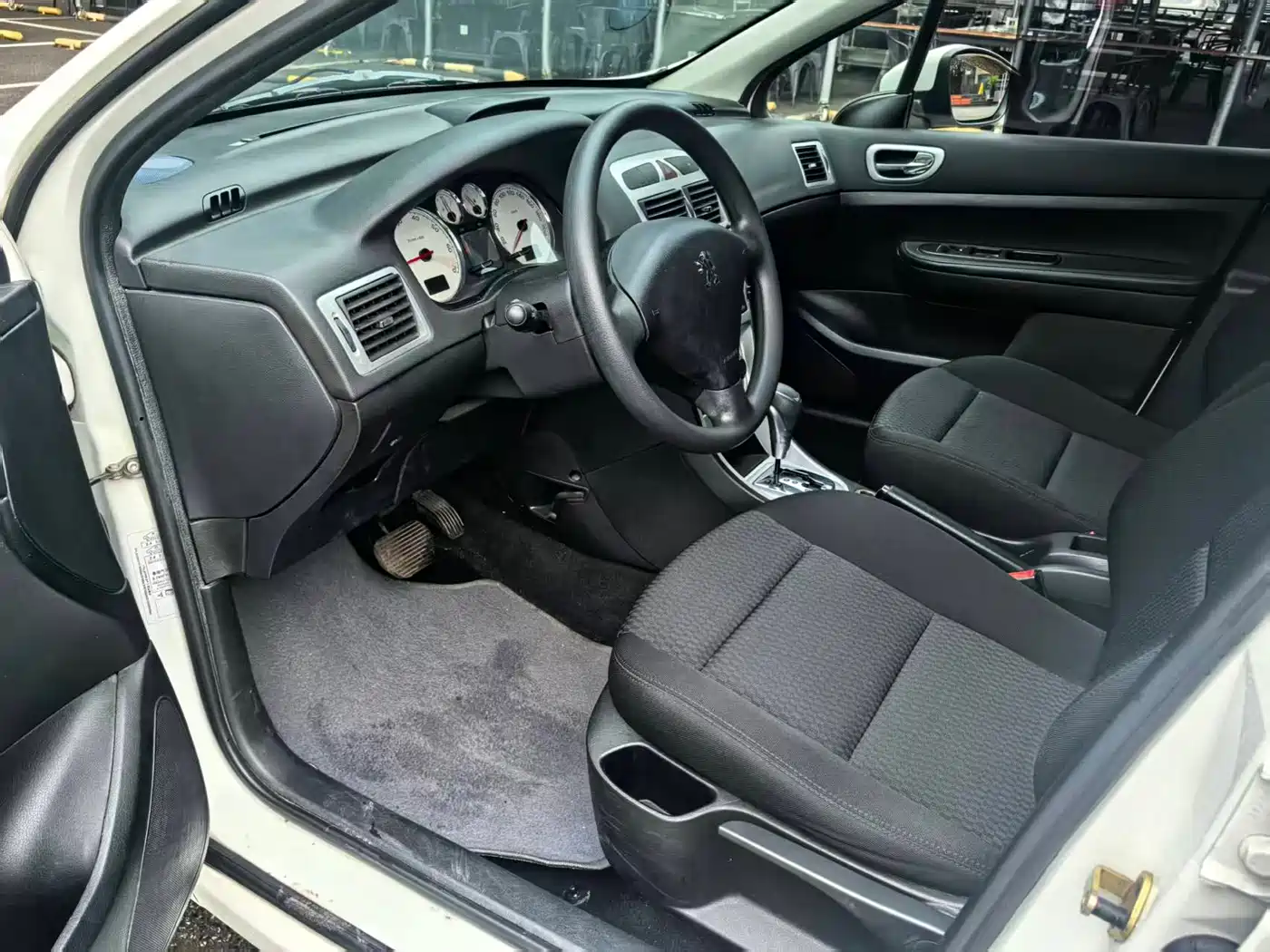 Peugeot 307 2013 2013 Hatchback 1.6L Automatic Comfort