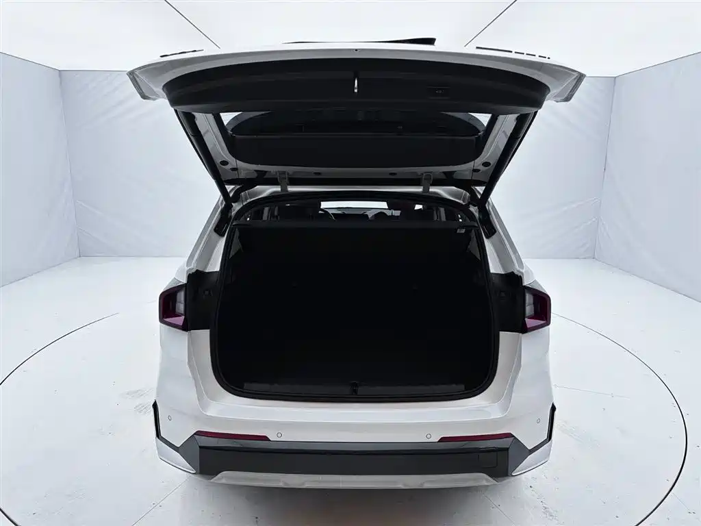 BMW X1 2023 sDrive20Li X Design Package фото 8