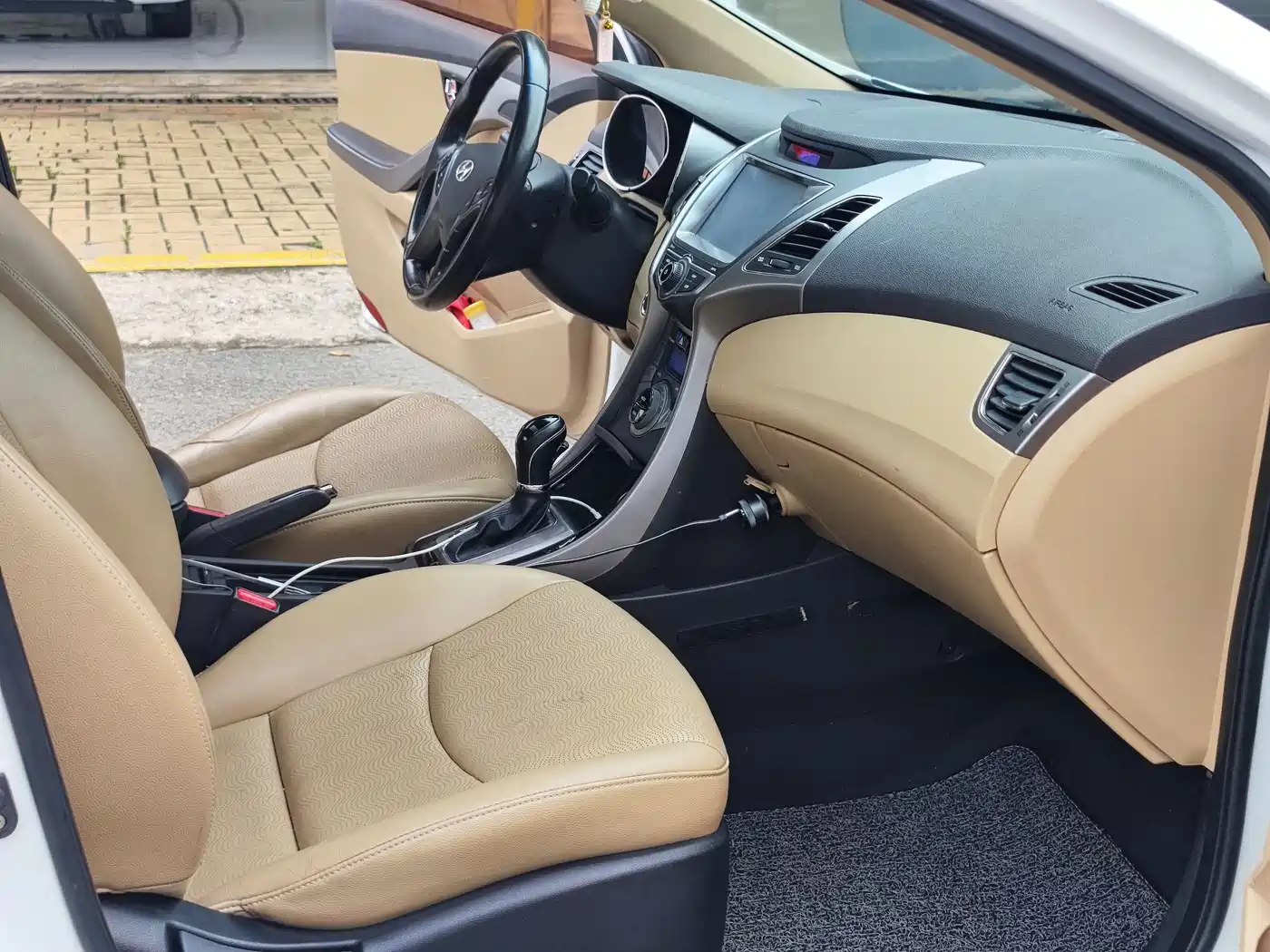 Hyundai Langdong 2013 1.6L Automatic Premium фото 7