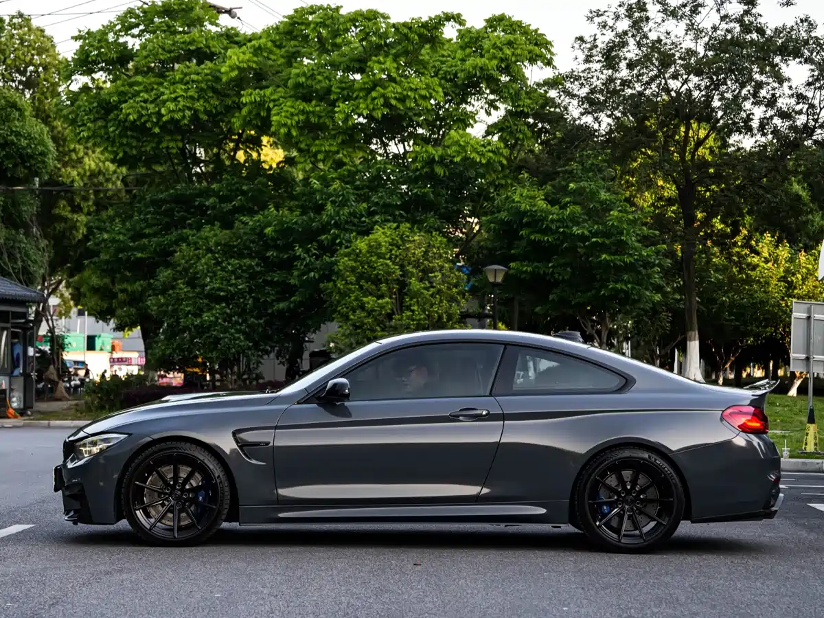 BMW M4 2019 M4 Coupe Shadow Edition фото 3