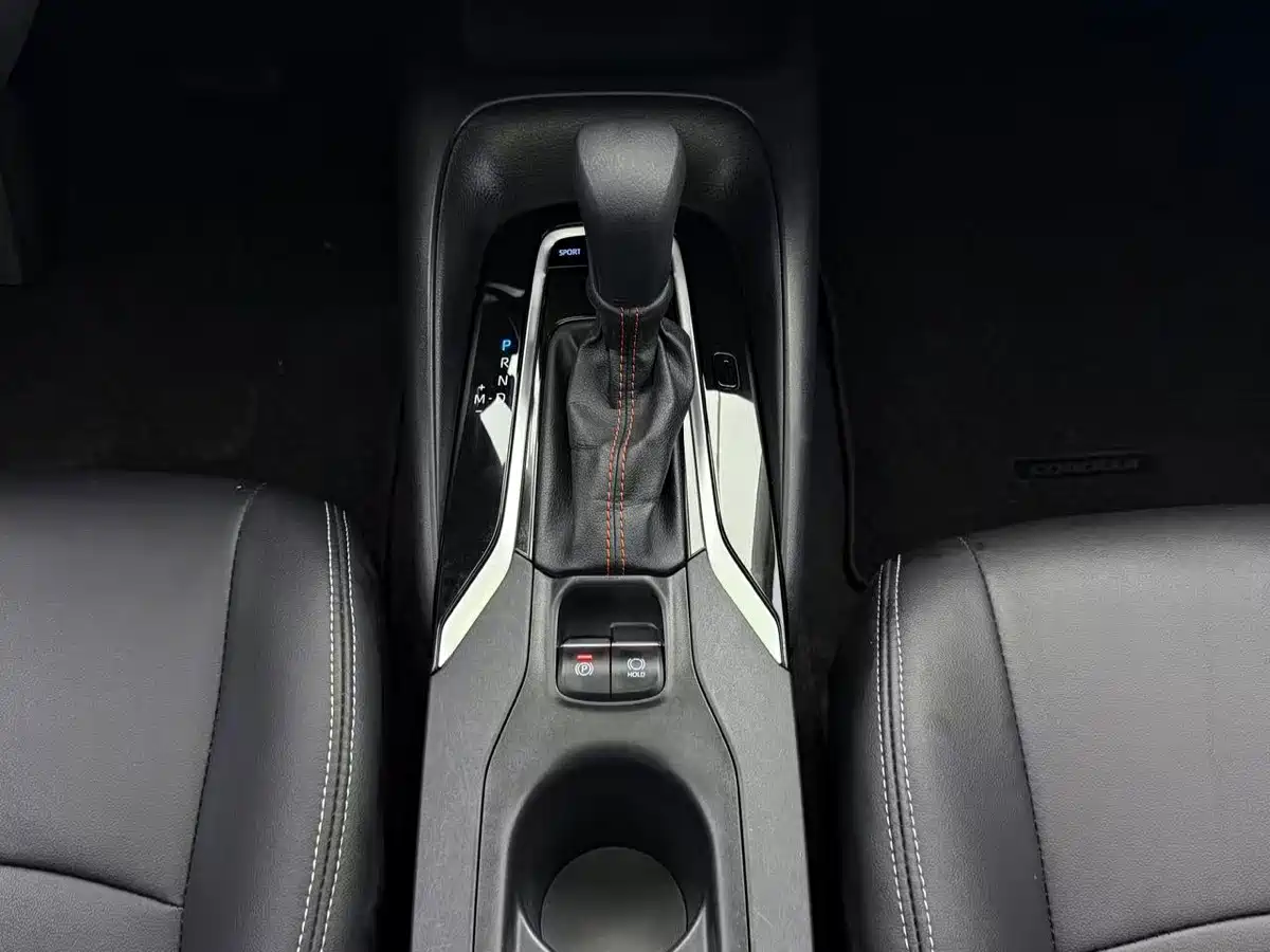 Toyota Corolla 2021 1.2T S-CVT Elite PLUS Edition фото 10