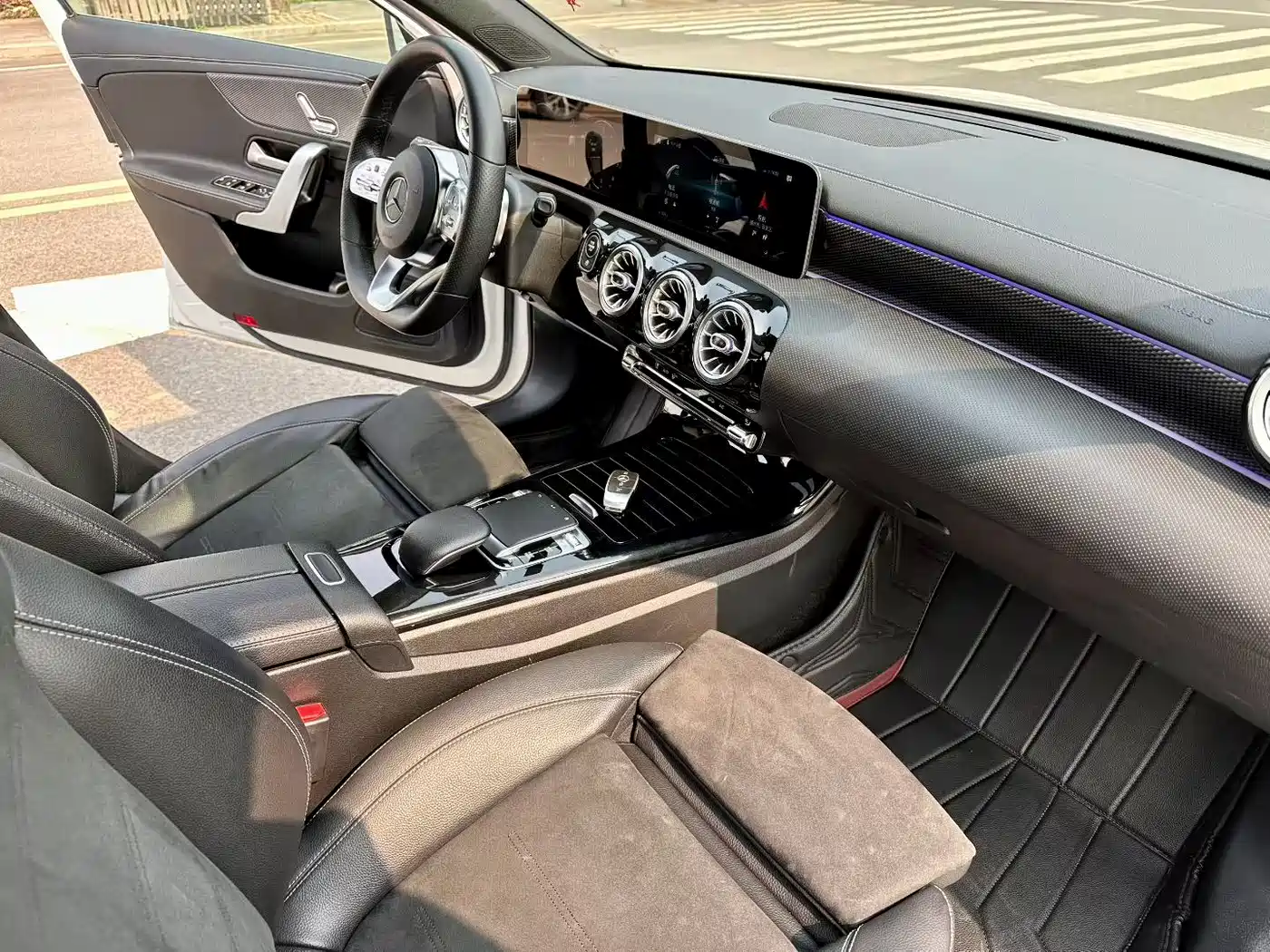 Mercedes-Benz A-Class 2020 A 200 L Sport Sedan фото 9