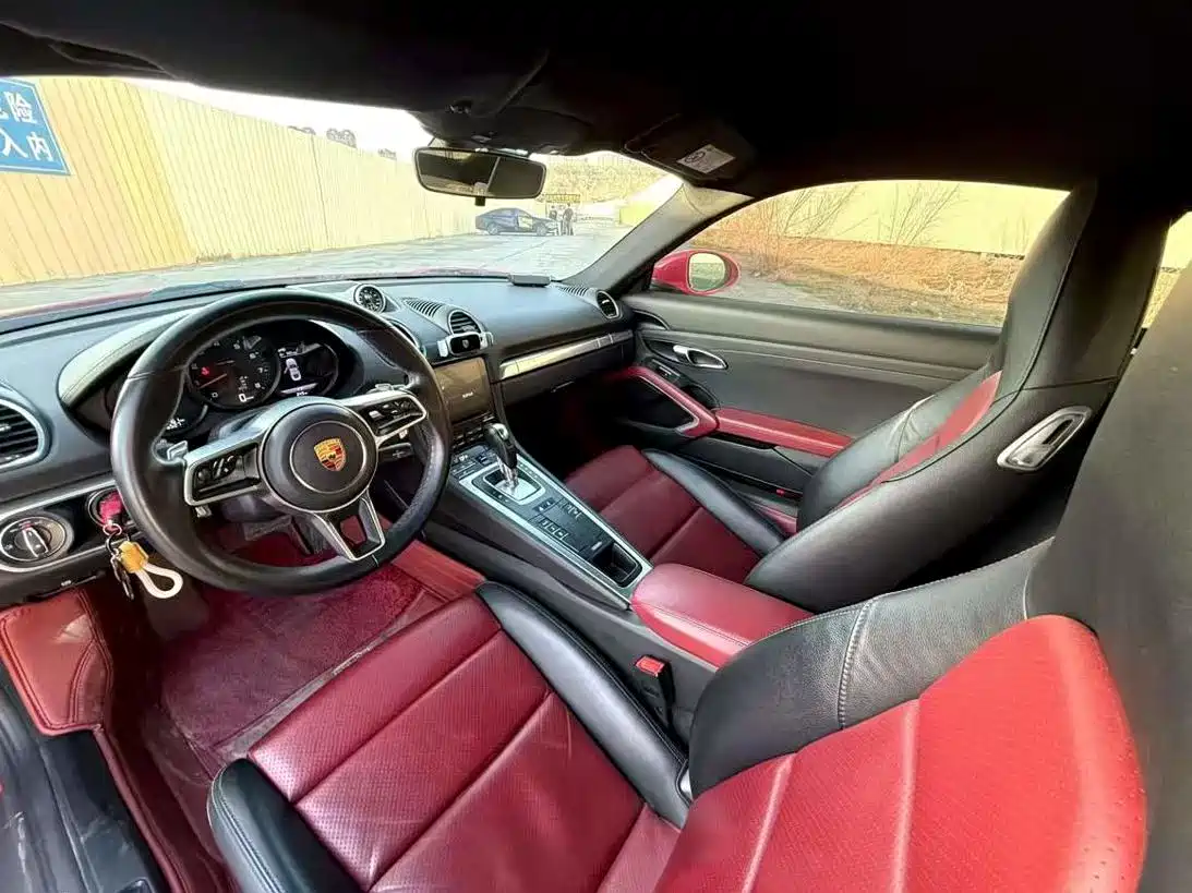 Porsche 718 2018 Cayman 2.0T фото 4