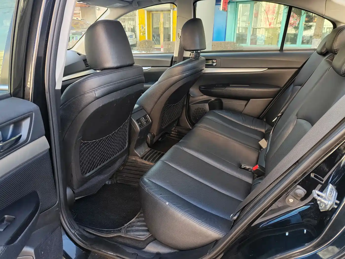 Subaru Legacy 2010 Model 2.0i Luxury фото 9
