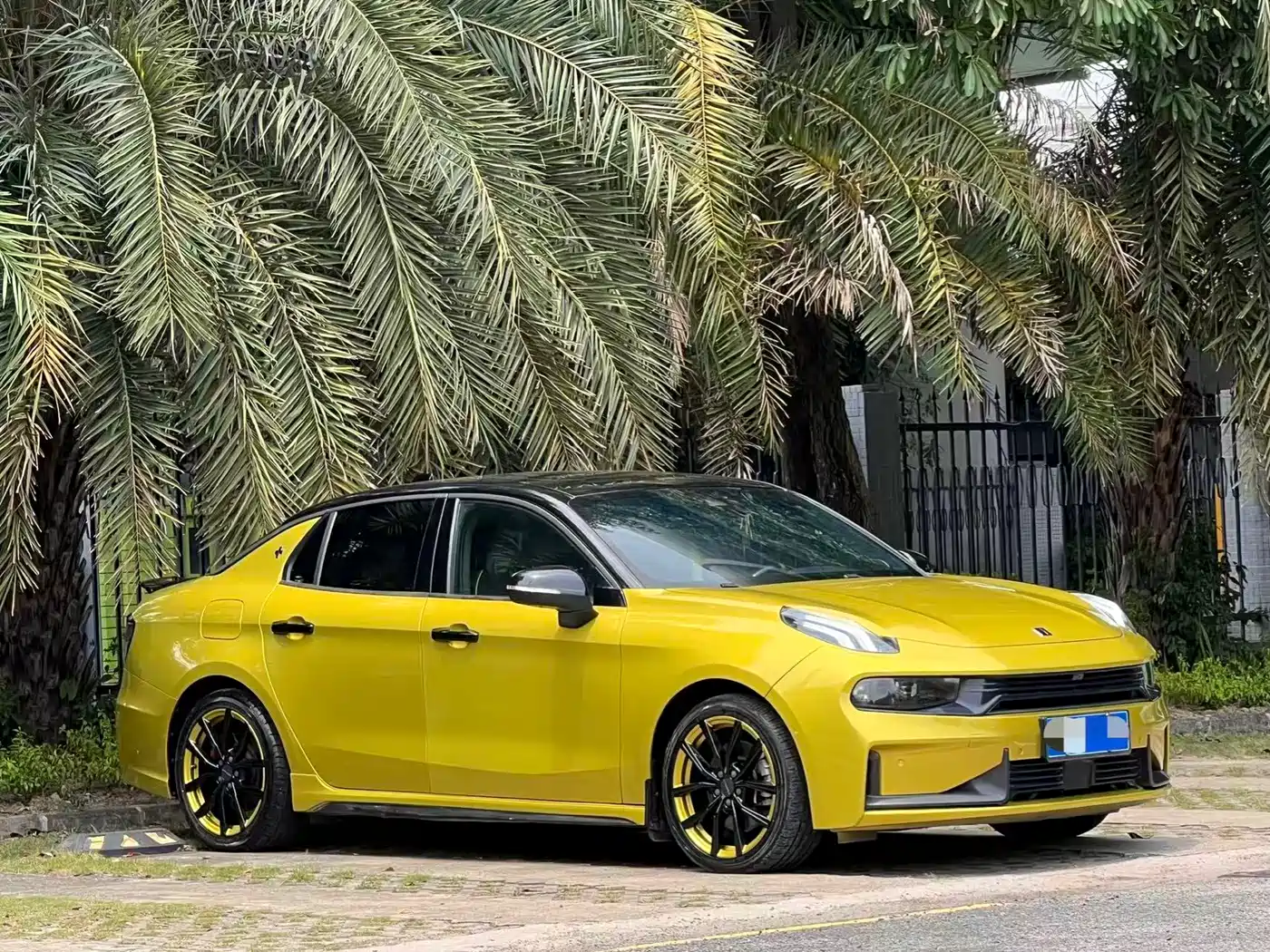 Lynk & Co 03 2020 03+ 2.0TD Auto Wind Master Edition фото 3