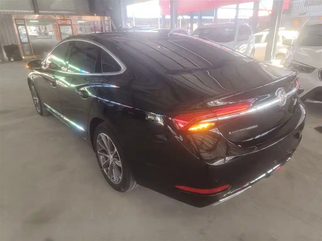 Buick LaCrosse 2022 652T Luxury фото 23