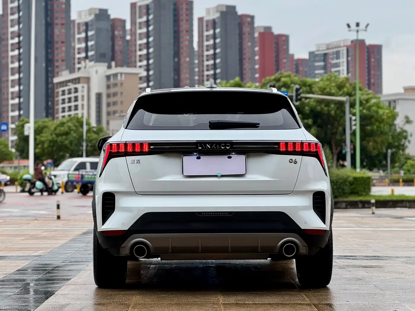 Lynk & Co 06 2020 1.5T Halo фото 10