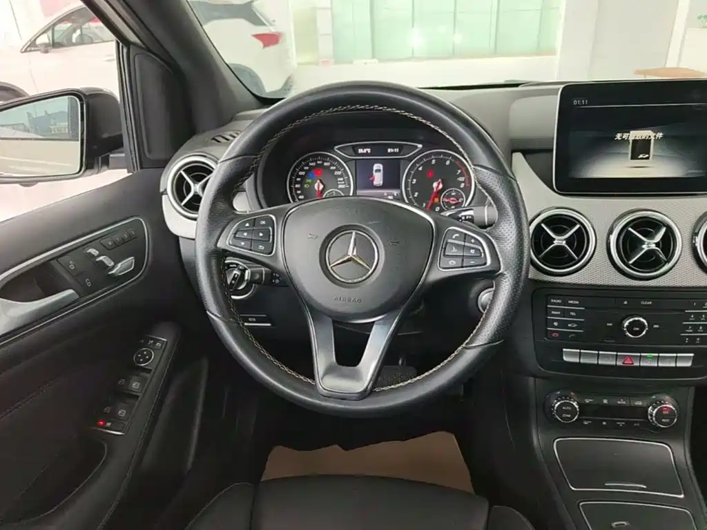 Фото 11 - Mercedes-Benz B-Class
