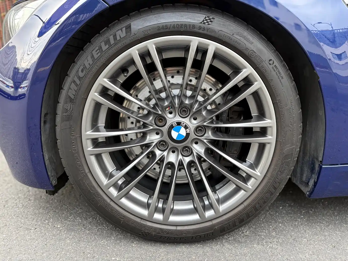 BMW M3 2011 M3 Coupe Carbon Fiber Roof Edition фото 18