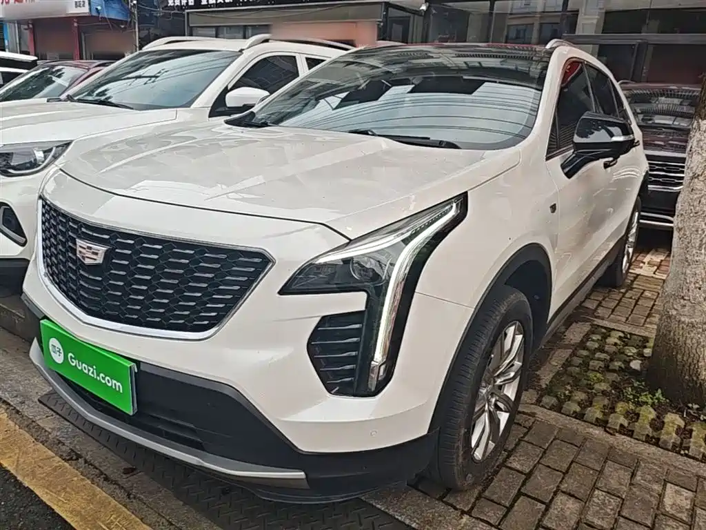 Cadillac XT4 2021 28T FWD Premium Edition