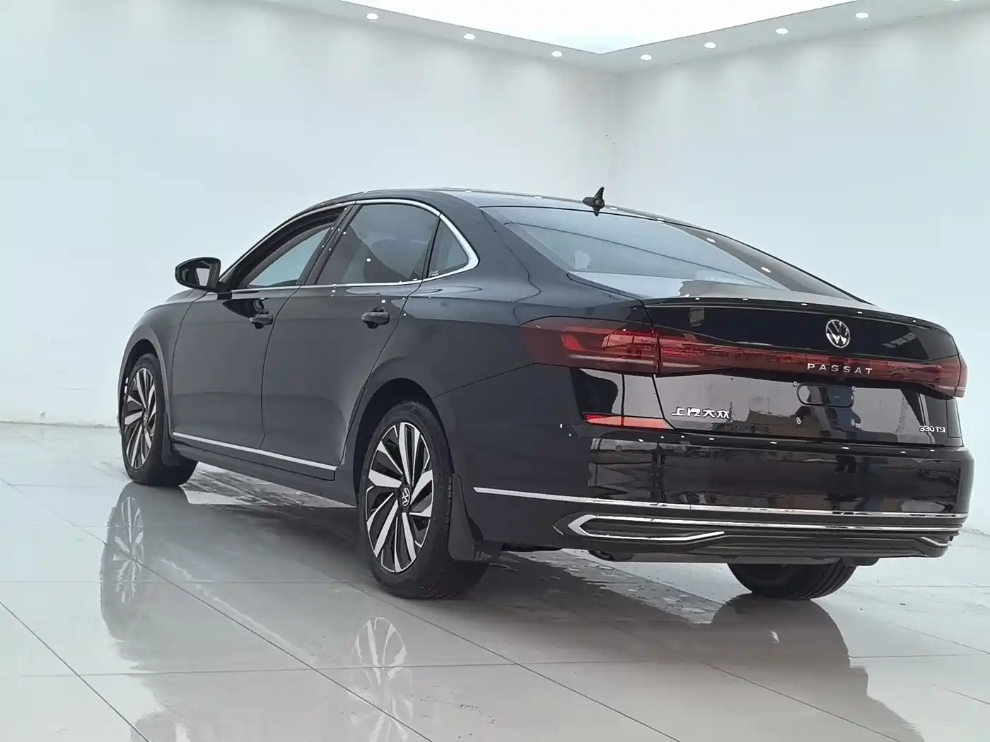 Volkswagen Passat 2024 330TSI Elite Edition фото 13