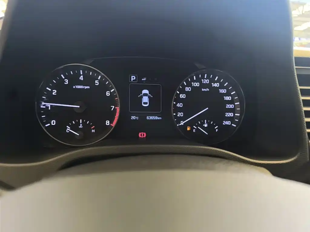 Hyundai Elantra 2016 Model 1.6L Automatic Smart Elite фото 12