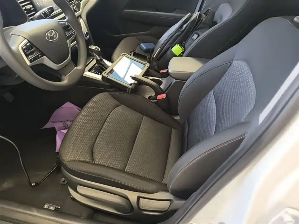 Hyundai Elantra 2016 Model 1.6L Automatic Smart Elite фото 15