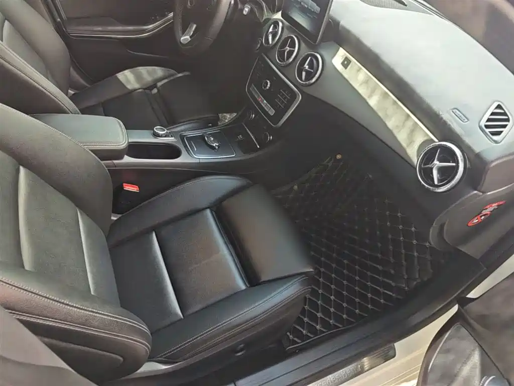 Mercedes-Benz CLA (Import) 2017 Facelift CLA 200 Style фото 25