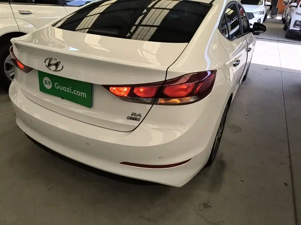 Hyundai Elantra 2016 Model 1.6L Automatic Smart Elite фото 8