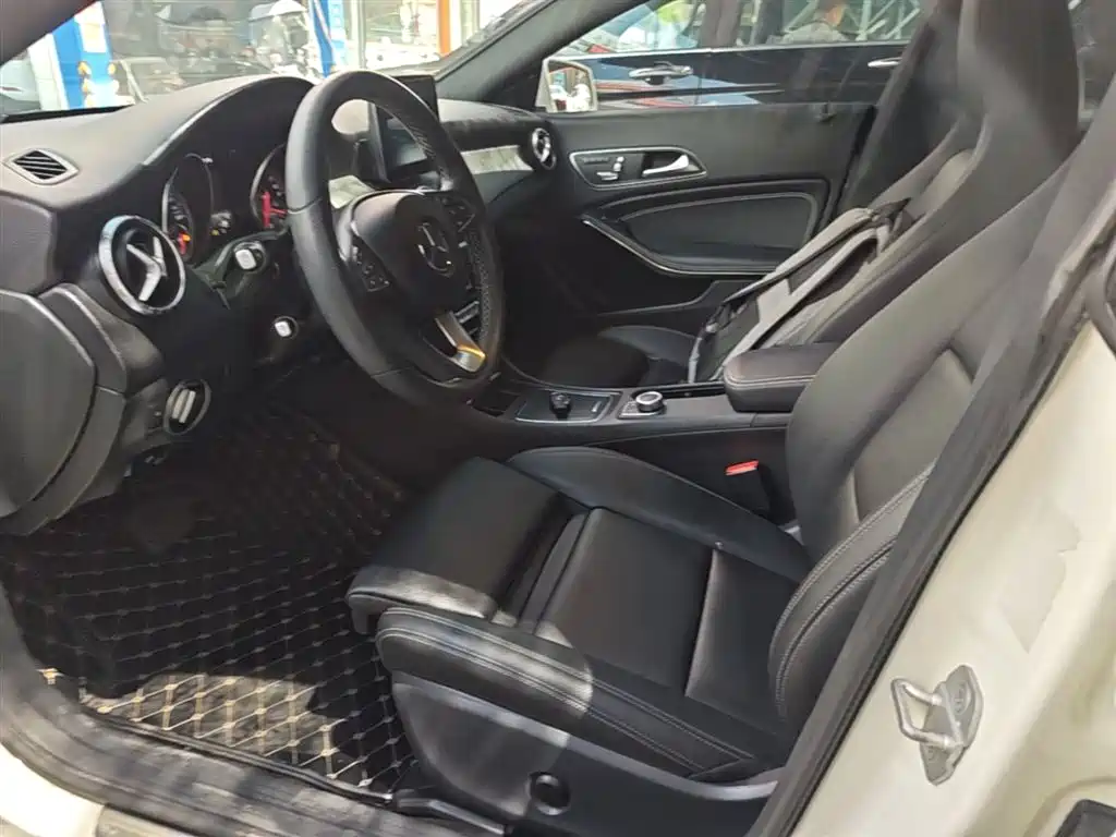 Mercedes-Benz CLA (Import) 2017 Facelift CLA 200 Style фото 15