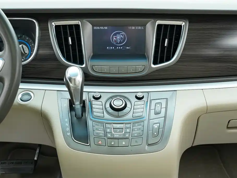 Buick GL8 2013 3.0L XT Luxury Business Flagship Edition фото 17