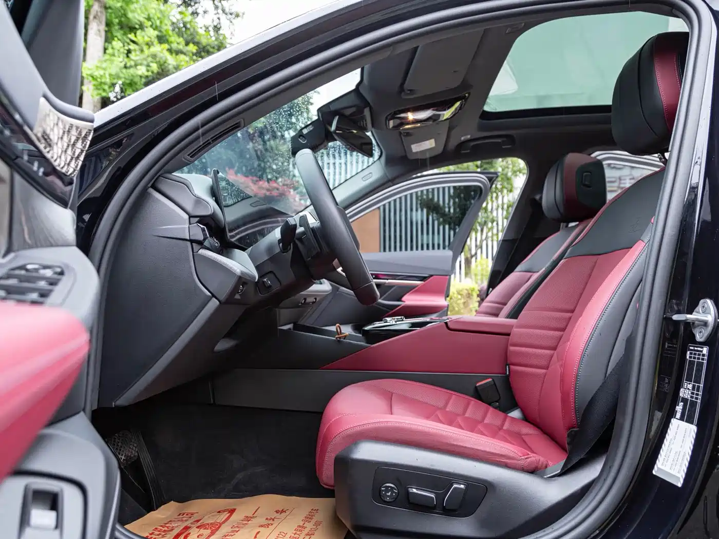BMW 5 Series 2025 530Li Premium M Sport Package фото 4