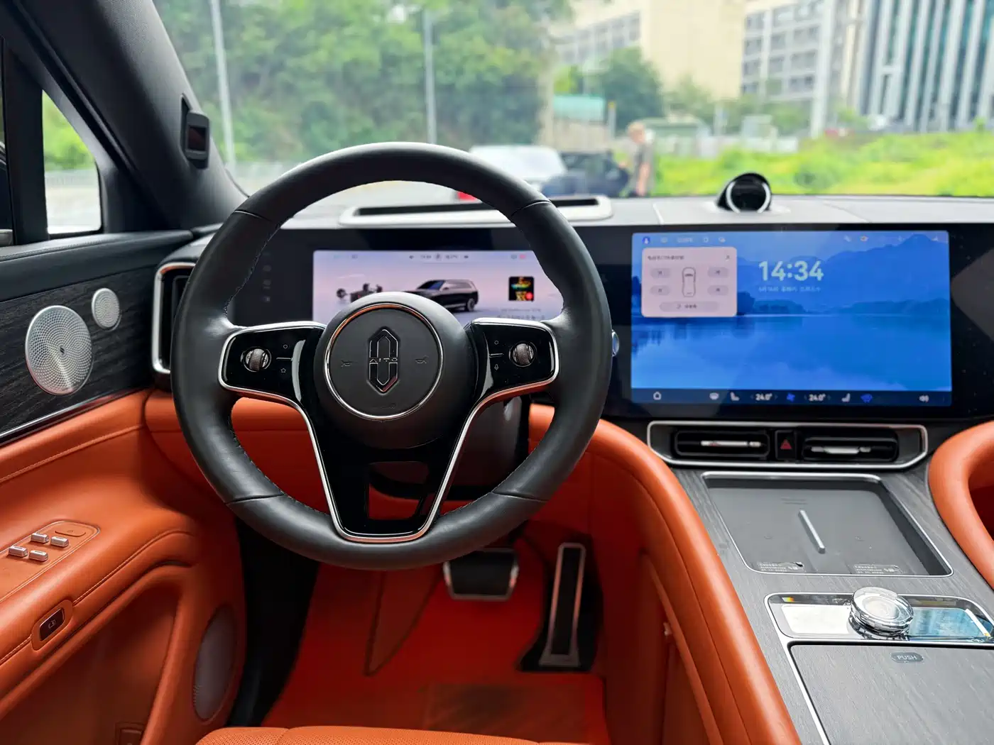 AITO Wenjie AITO M9 2024 Extended Range Ultra 42kWh 6-Seater фото 18