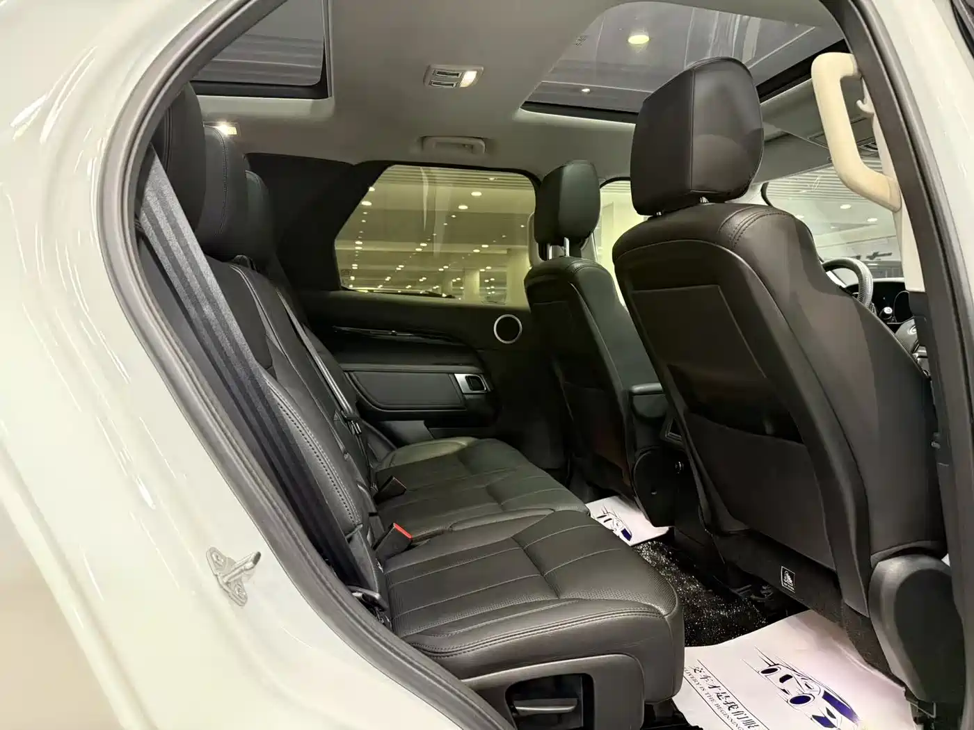 Land Rover Discovery 2019 3.0 SC V6 SE фото 24