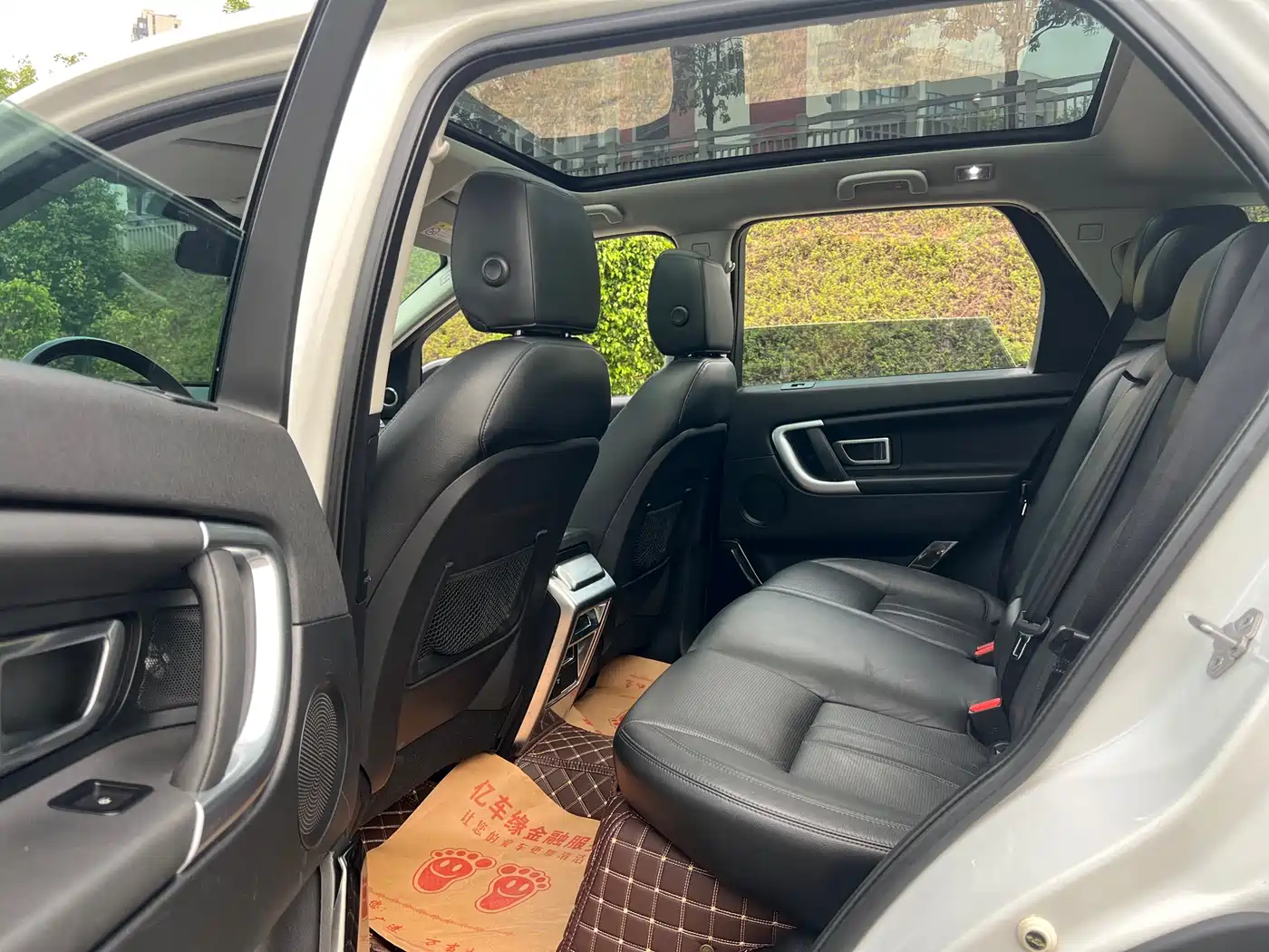 Land Rover Discovery Sport 2017 2.0T SE фото 9