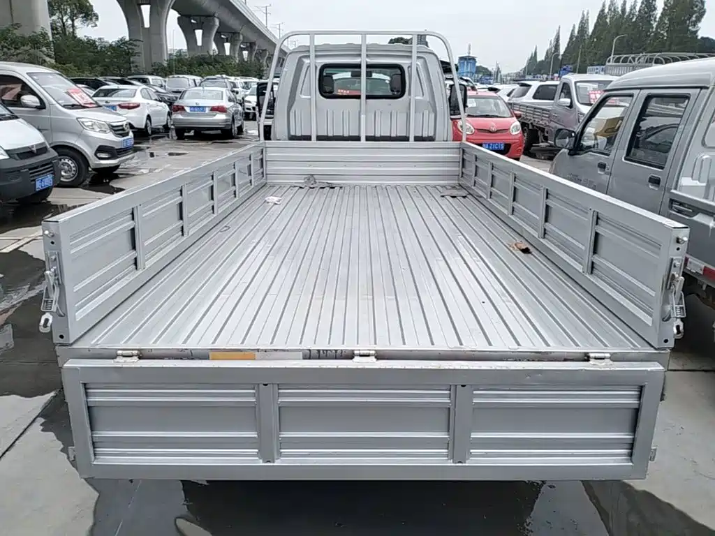 Changan Kuayue Kuayue King X5 2021 2021 Model 1.6L Petrol Standard Edition Single Cab Dual Rear Wheel Flatbed 3600mm Cargo Box DAM16KR