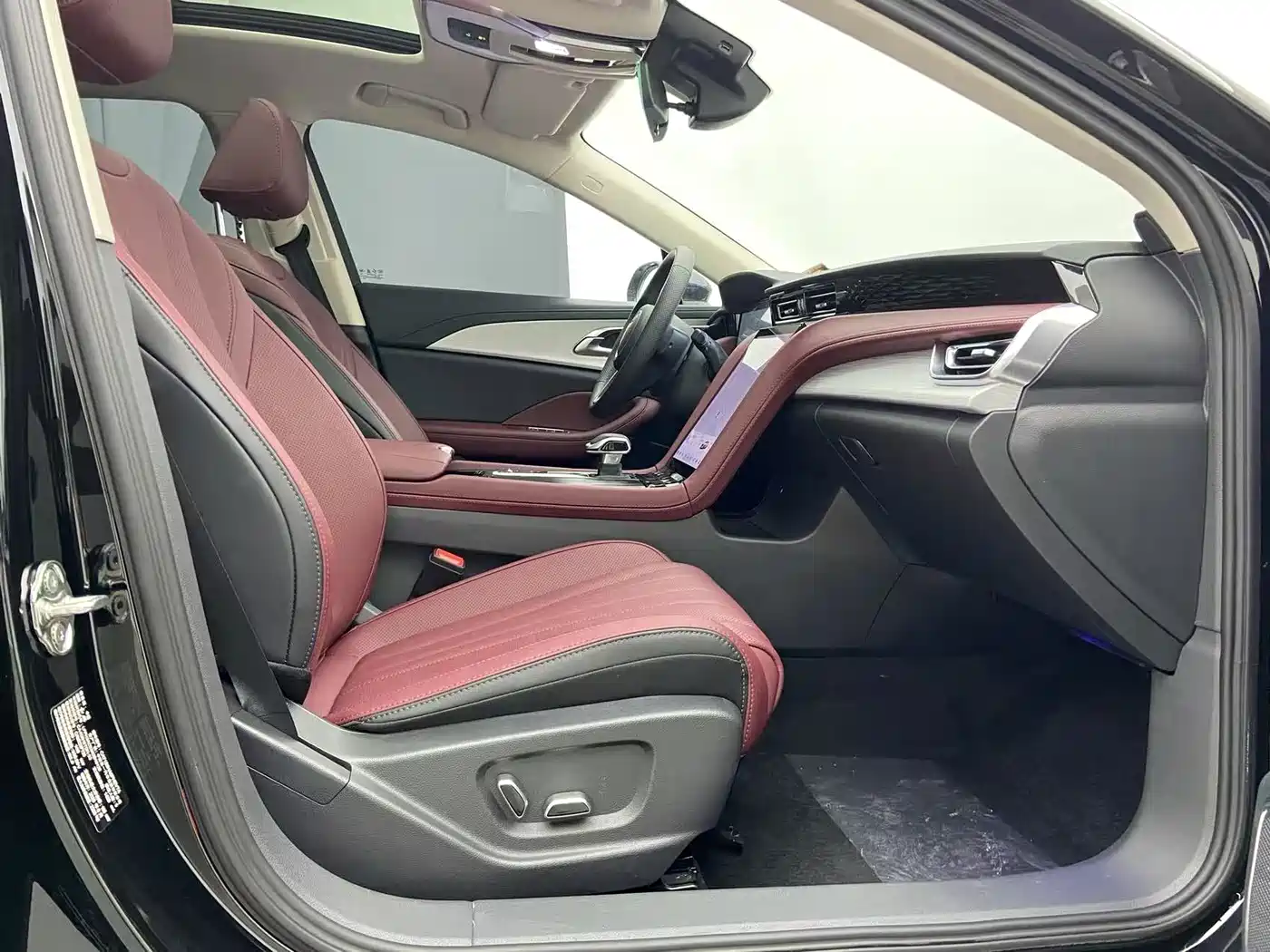 Hongqi H5 PHEV 2025 130 Super Hybrid Edition фото 8