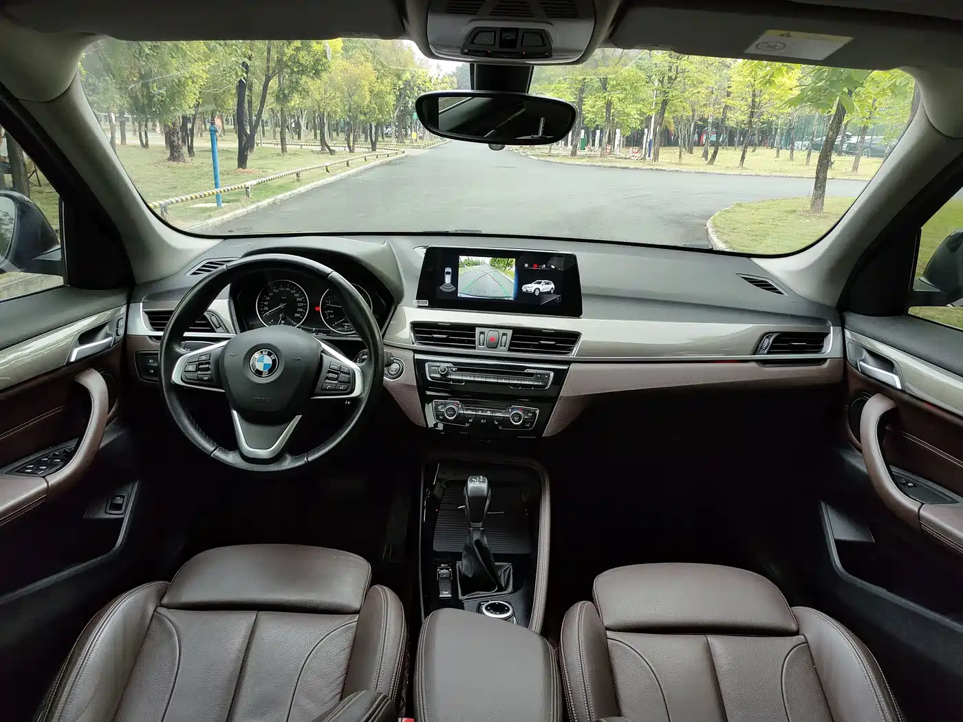 BMW X1 2018 xDrive20Li Premium Model фото 8
