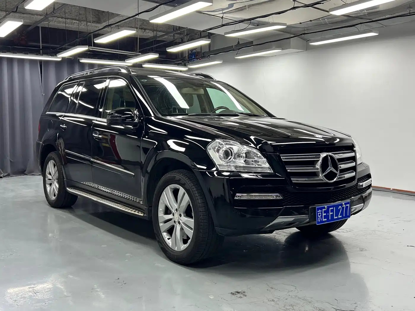 Mercedes-Benz GL-Class 2011 GL 450 4MATIC Premium фото 3