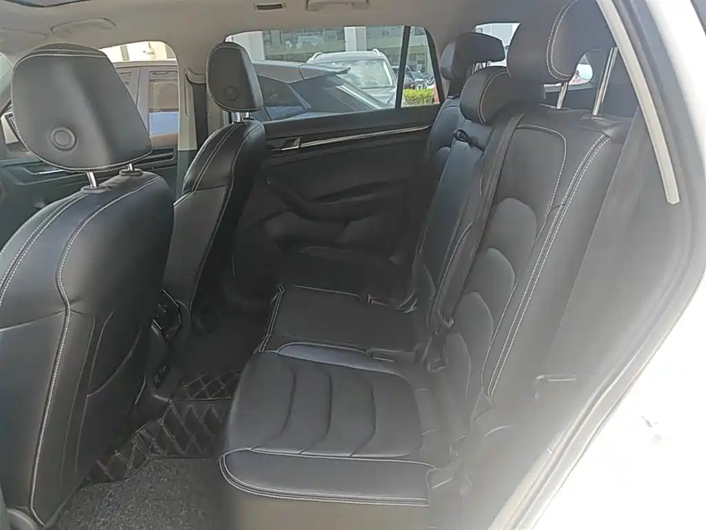 Škoda Kodiaq 2017 TSI330 7-seater 2WD Luxury Edition фото 17