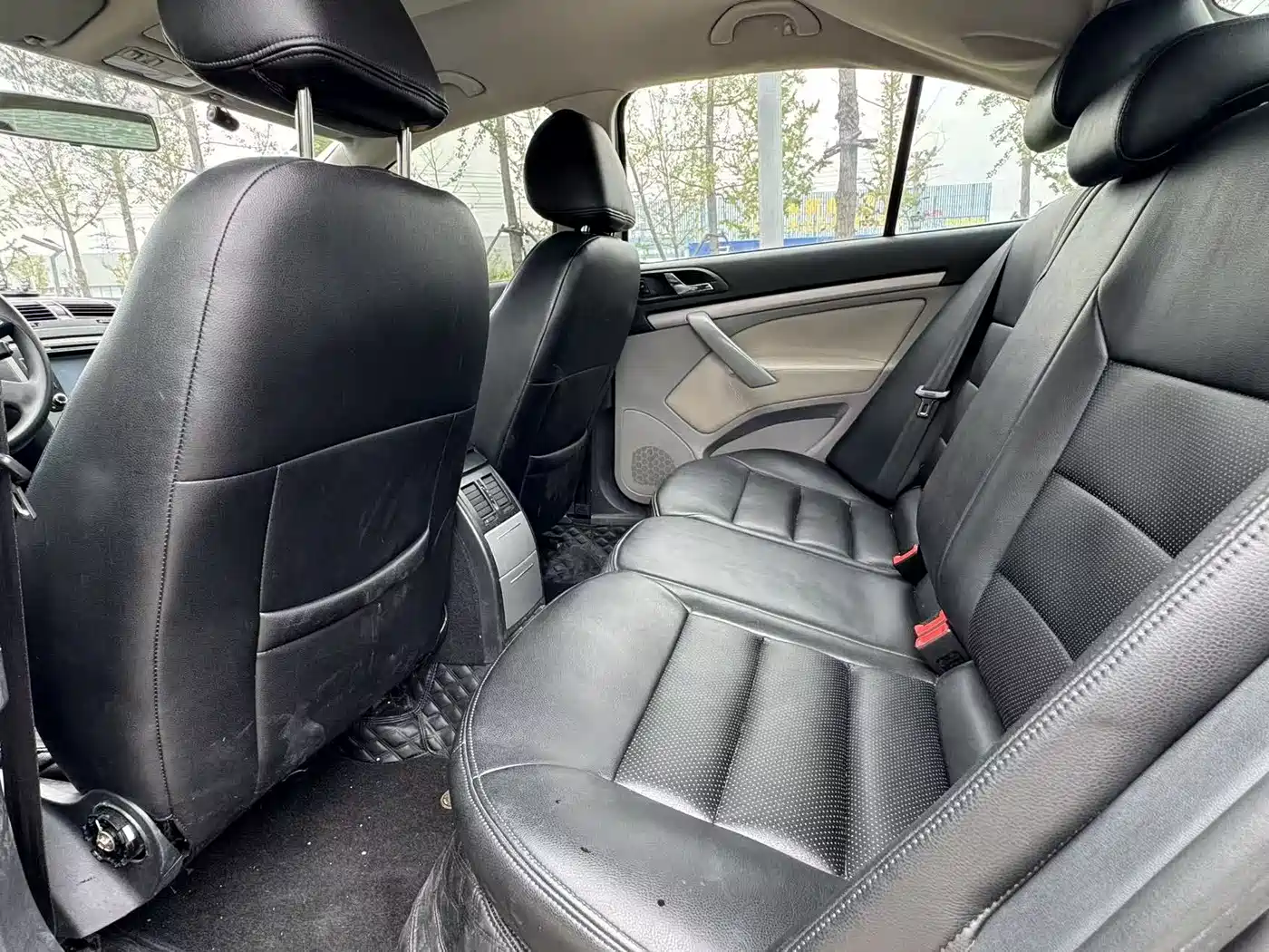 Škoda Octavia 2012 1.6L Auto Yijun Edition фото 8