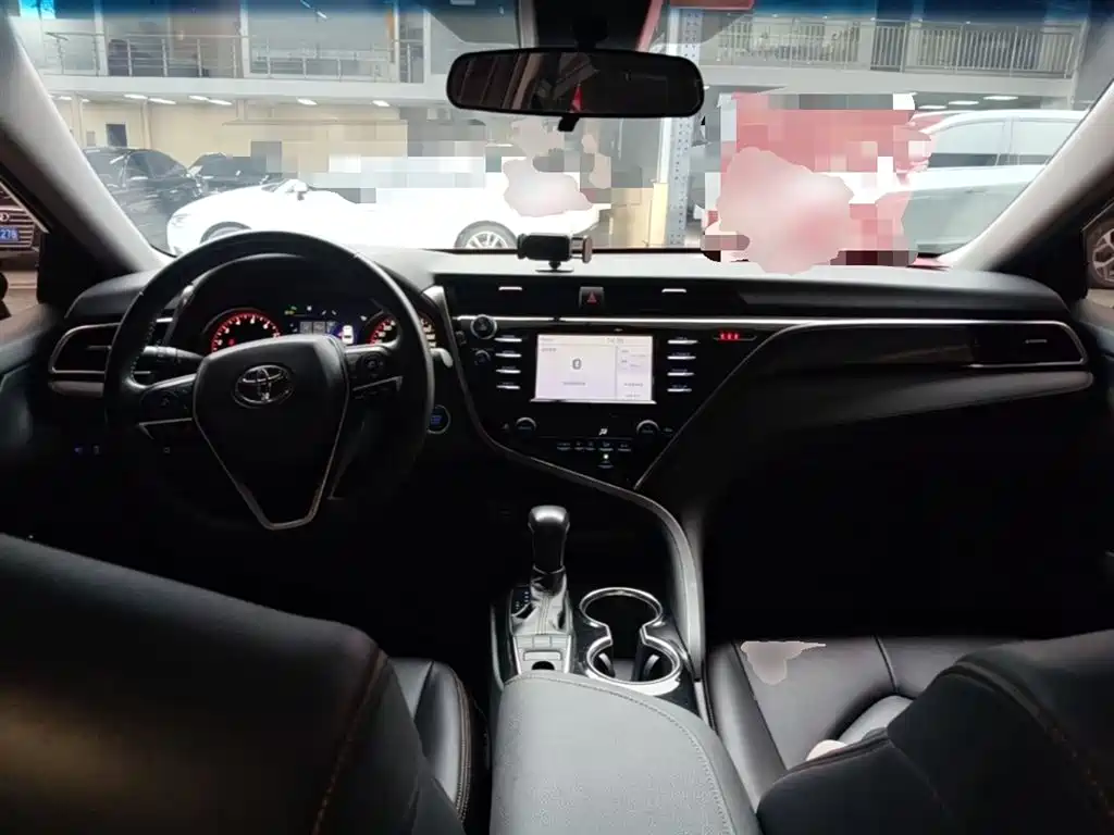 Toyota Camry 2018 2.0S Sport Edition фото 10