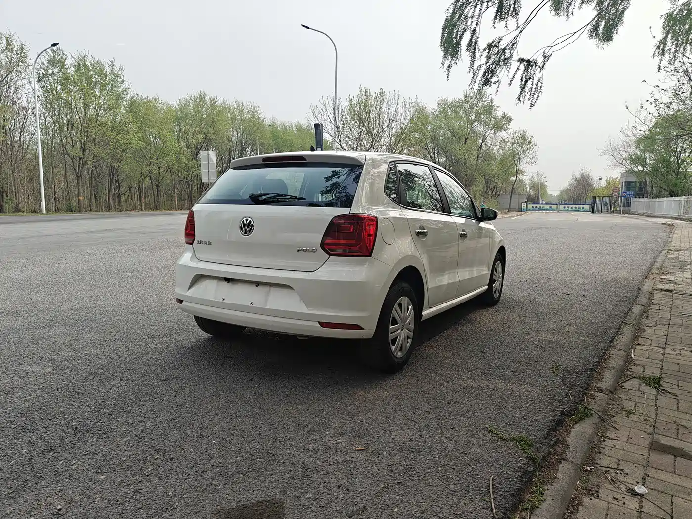 Volkswagen Polo 2016 1.4L Automatic Trend фото 8