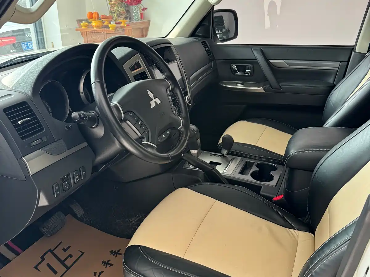 Mitsubishi Pajero (Import) 2020 3.0L Automatic Comfort Edition фото 5
