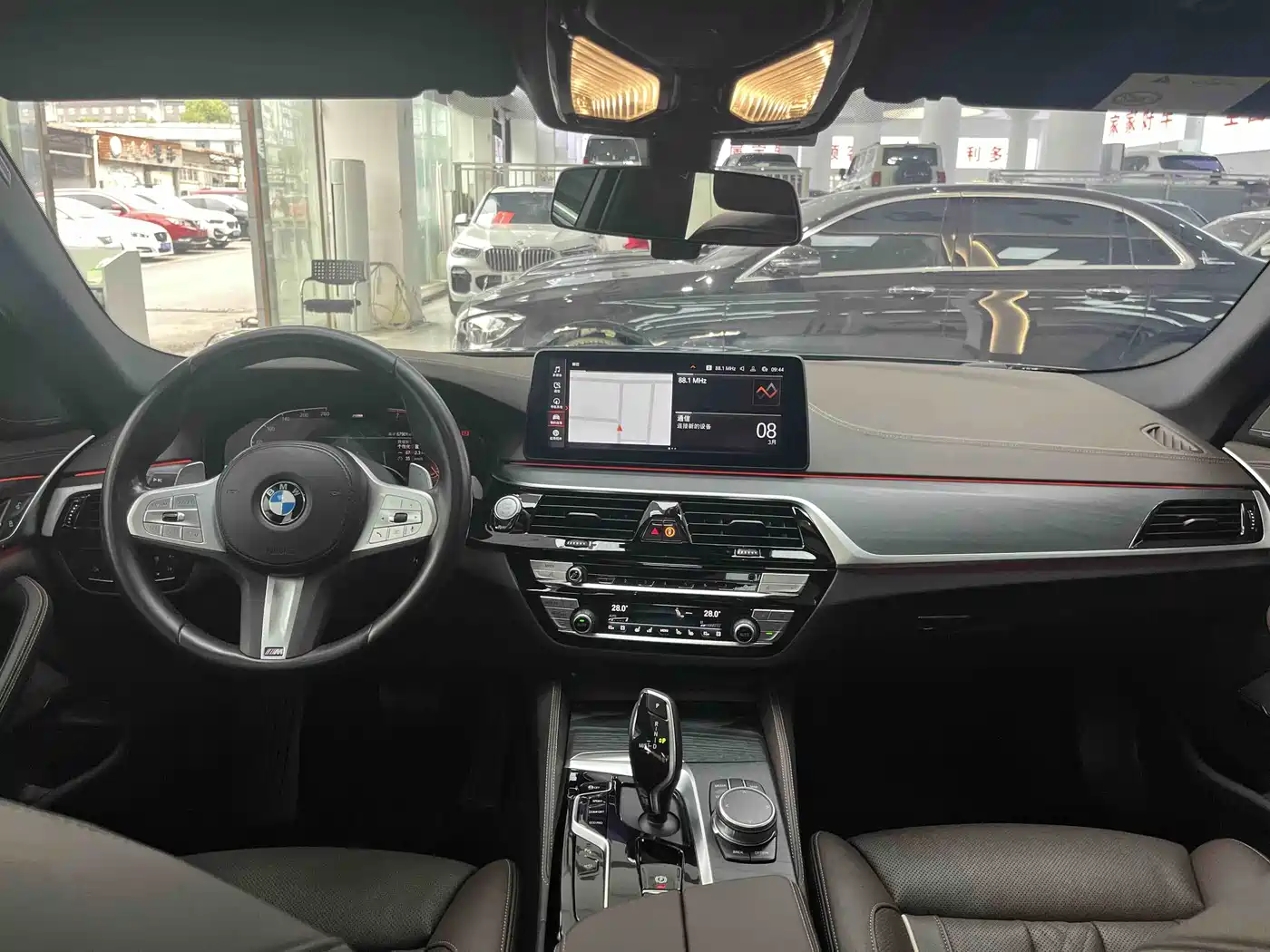 BMW 5 Series 2022 Model Third Facelift 530Li Premium M Sport Package фото 5