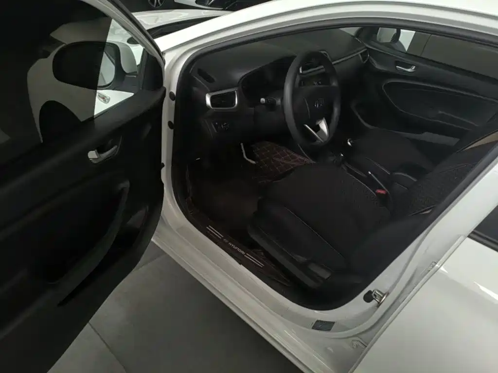 Photo 16 - Hyundai Verna