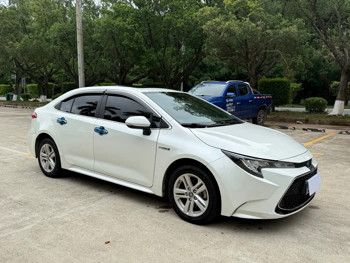 Toyota Levin 2019 Dual Engine 1.8H E-CVT Luxury Edition China V фото 3