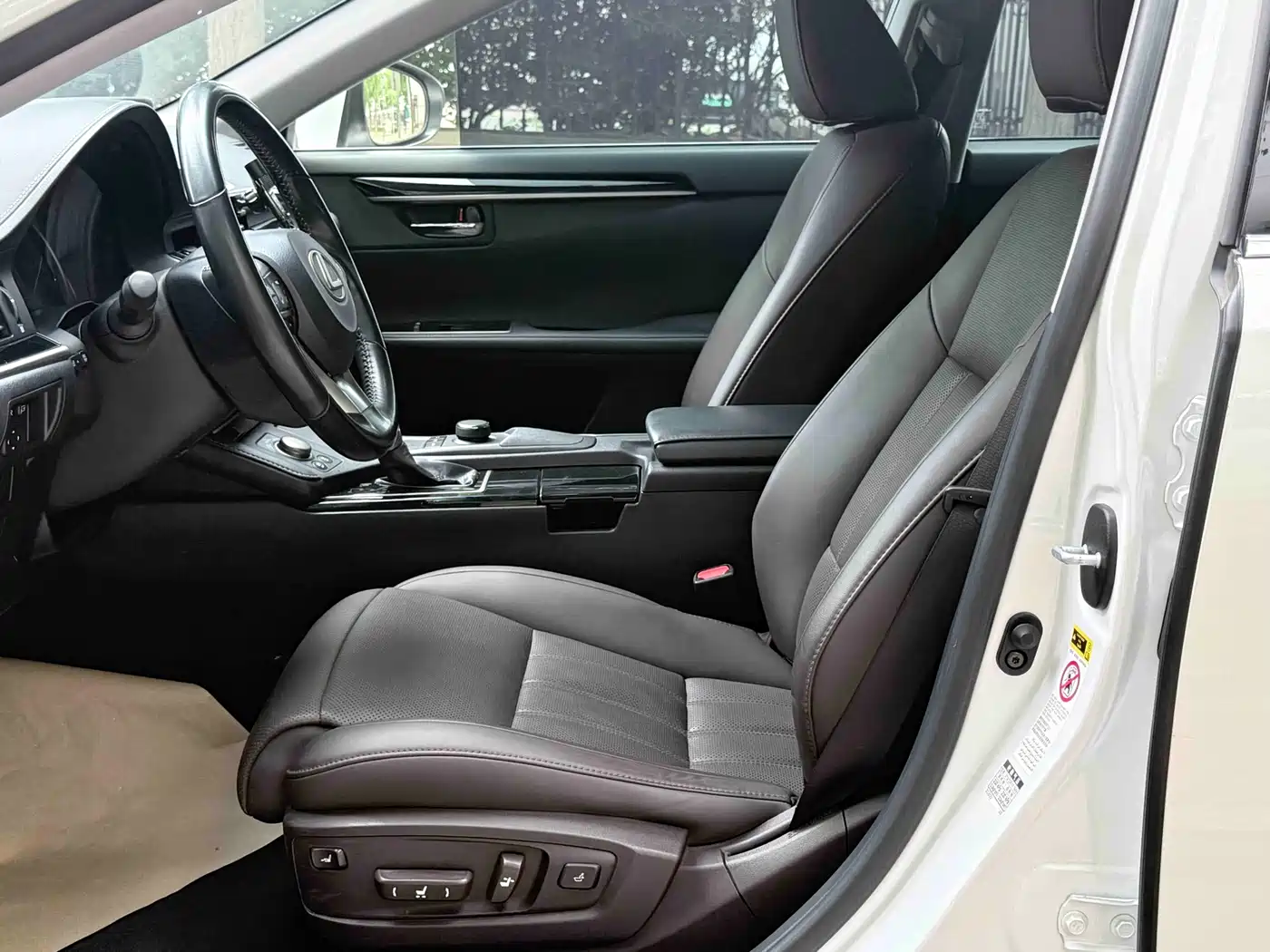 Lexus ES 2017 200 30th Anniversary Edition фото 7