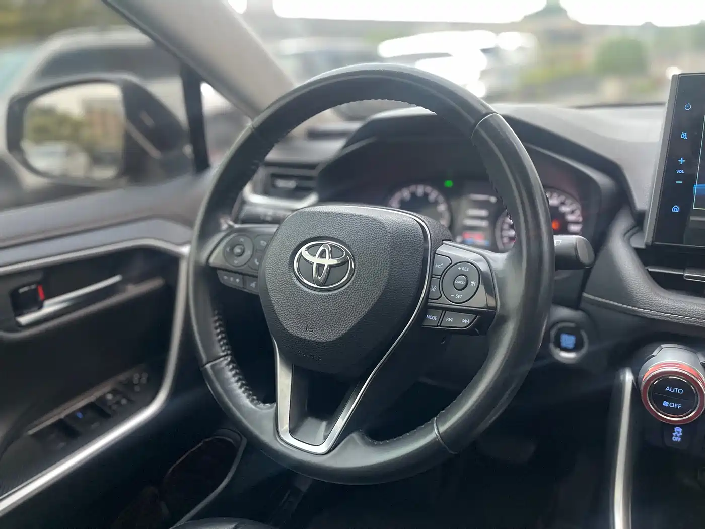 Toyota Wildlander 2021 2.0L CVT 4WD Luxury Edition фото 14