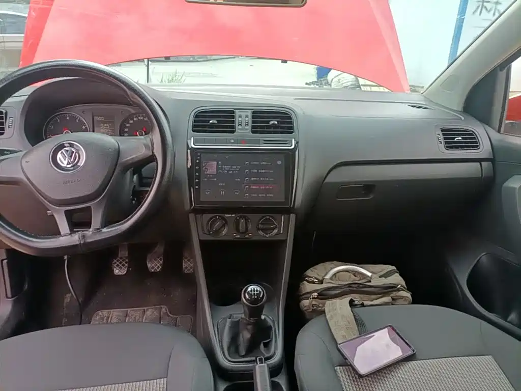 Volkswagen Polo 2016 1.4L Manual Trend фото 13