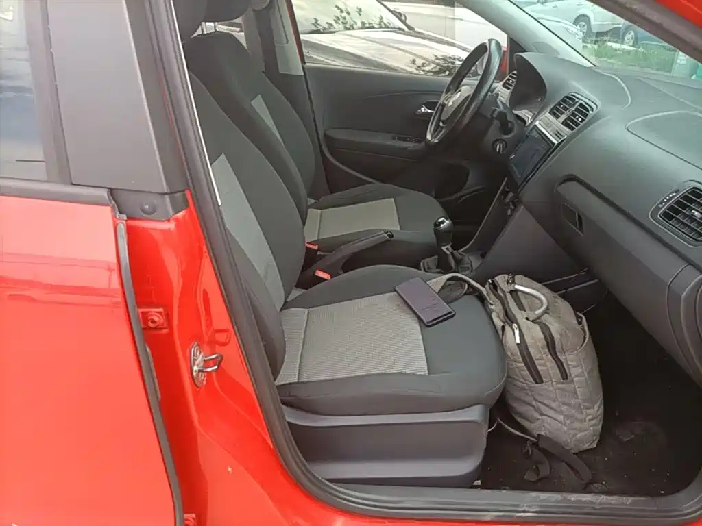 Volkswagen Polo 2016 1.4L Manual Trend фото 25