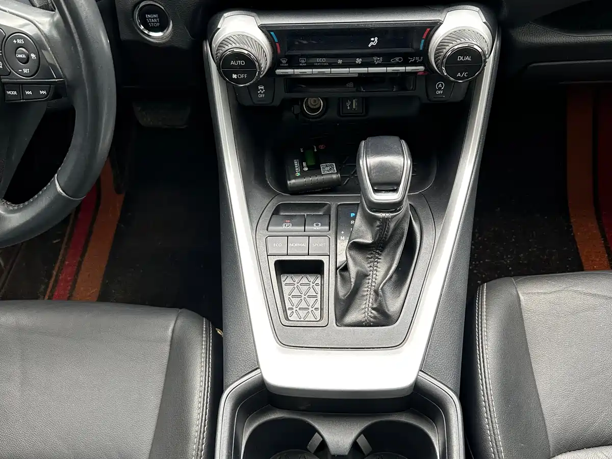 Фото 8 - Toyota Wildlander