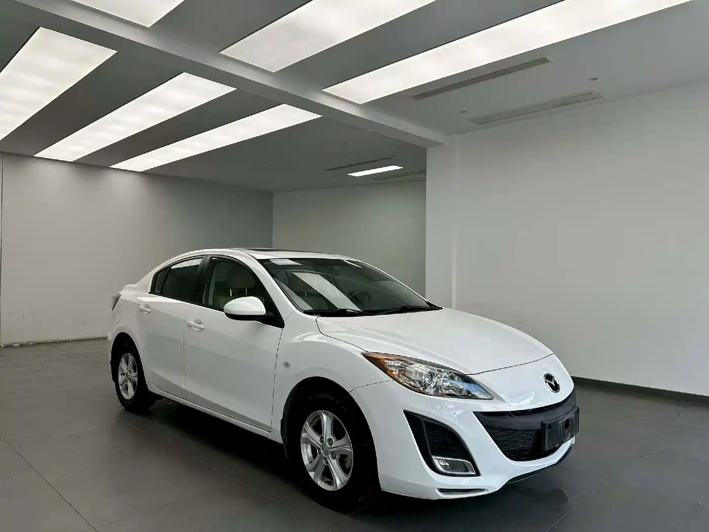 Mazda Mazda3 Axela 2012 2011 Sedan 1.6L Automatic Comfort