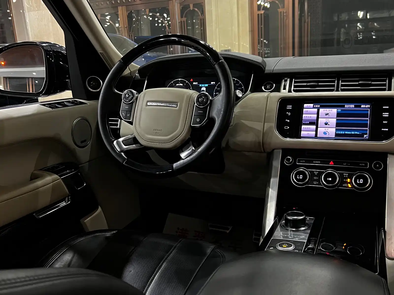 Фото 20 - Land Rover Range Rover